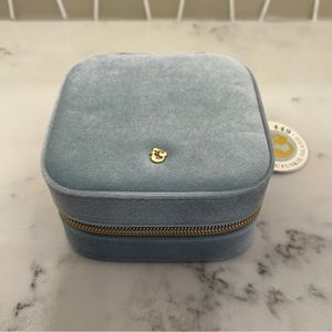 Spartina 449 Velvet Jewelry travel case. Sea Foam green. New with tags.